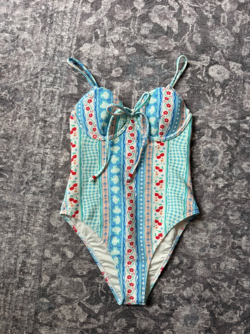 New! Billabong bathing suit